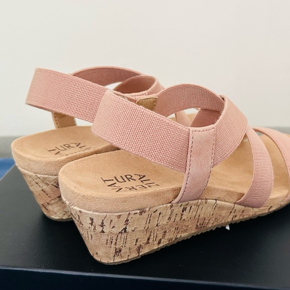 BRAND NEW Naturalizer Sandals (Morocco Pink) with box - Picture 2 of 5